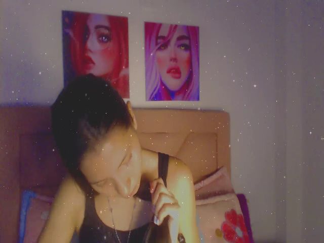 Live sex webcam photo for Emma_18x #271970843