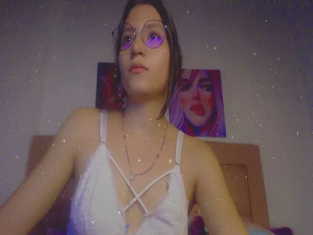 Live sex webcam photo for Emma_18x #272026415