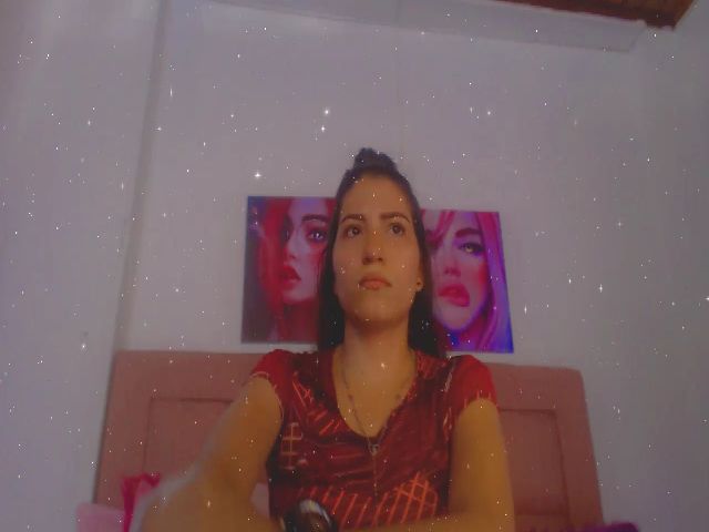 Live sex webcam photo for Emma_18x #272097599