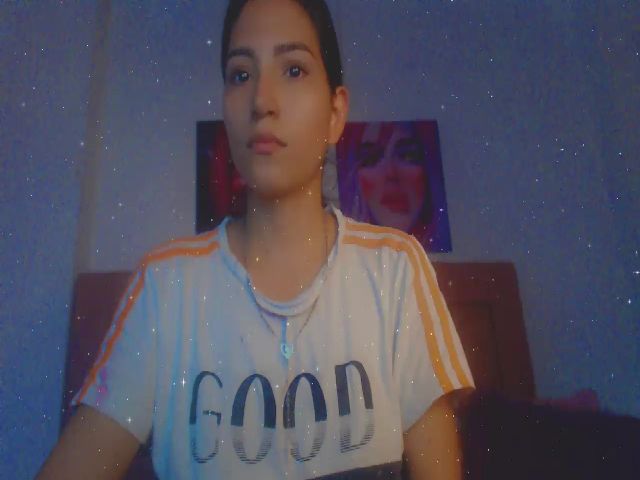 Live sex webcam photo for Emma_18x #272134746