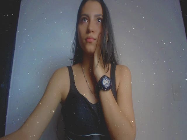 Live sex webcam photo for Emma_18x #272219951