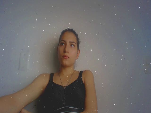 Live sex webcam photo for Emma_18x #272222589