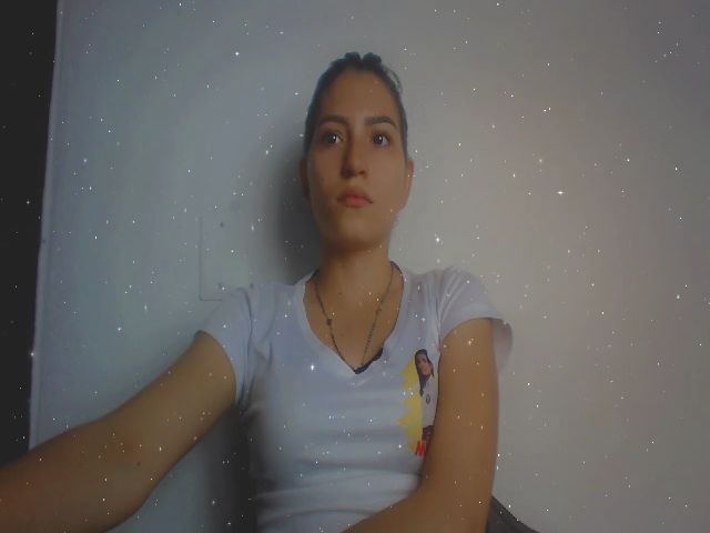 Live sex webcam photo for Emma_18x #272242323