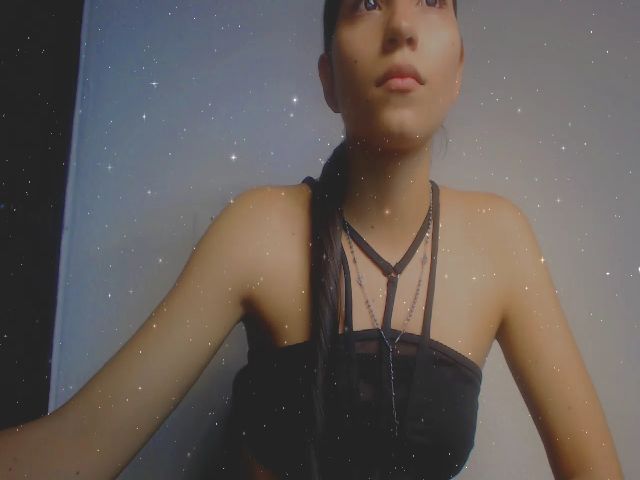 Live sex webcam photo for Emma_18x #272261532