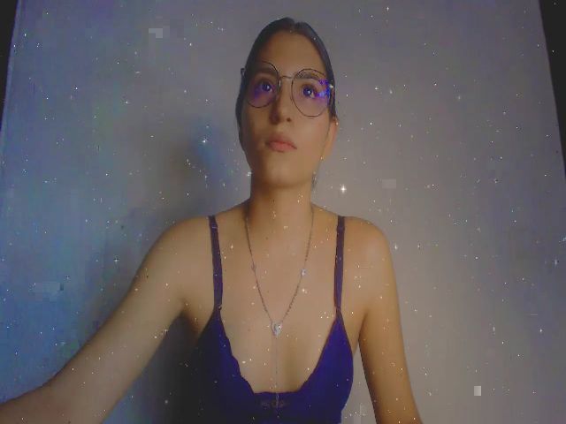 Live sex webcam photo for Emma_18x #272275481