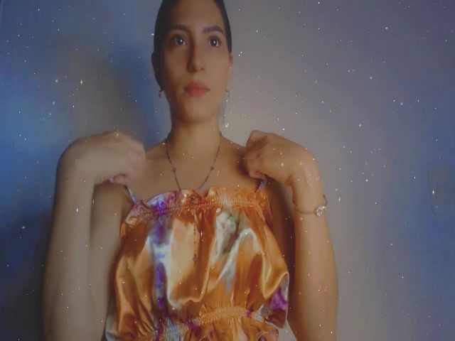 Live sex webcam photo for Emma_18x #272286940