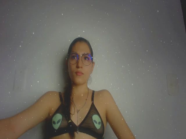 Live sex webcam photo for Emma_18x #272320658