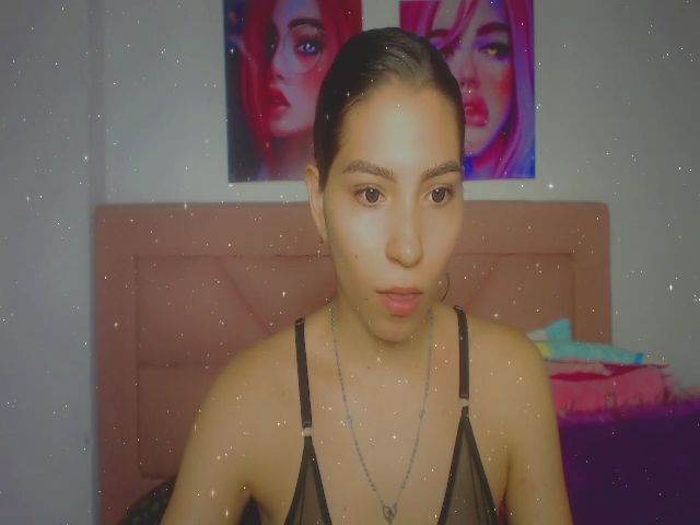 Live sex webcam photo for Emma_18x #272403331