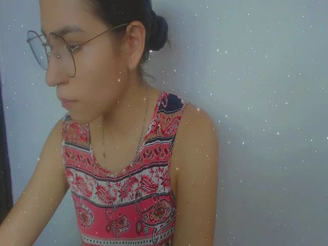 Live sex webcam photo for Emma_18x #272429167