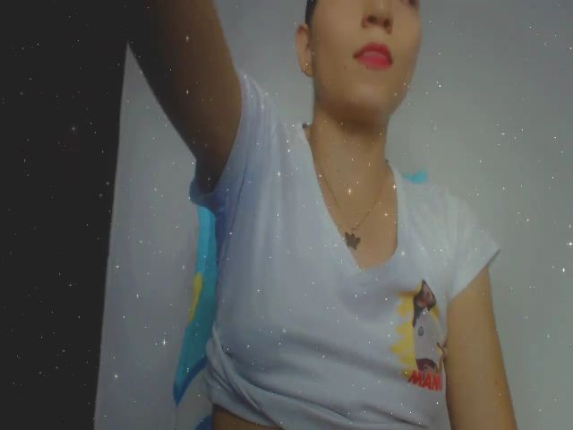 Live sex webcam photo for Emma_18x #272530634