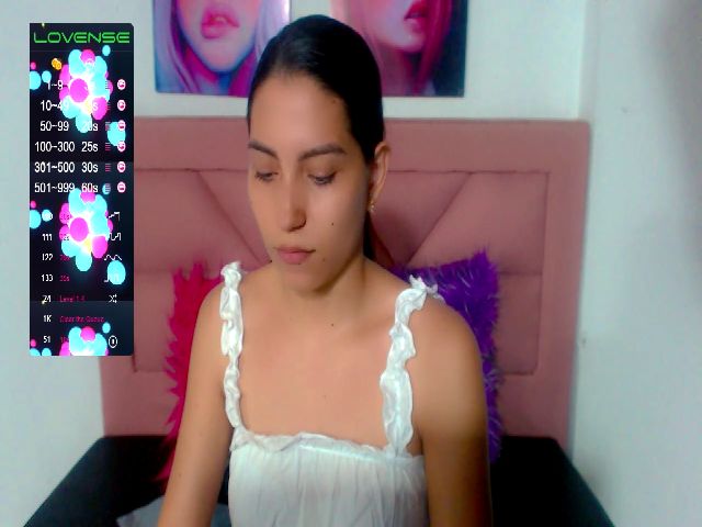 Live sex webcam photo for Emma_18x #272891720
