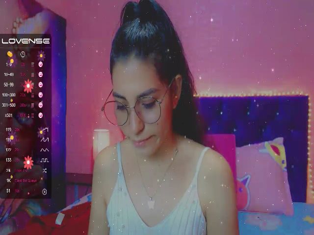 Live sex webcam photo for Emma_18x #273531212