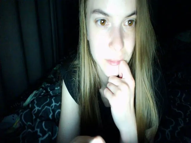 Live sex webcam photo for Emma_Cutie #273629436