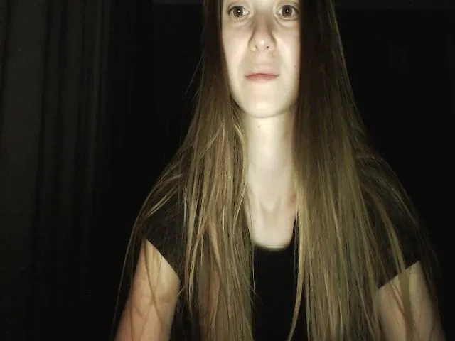 Live sex webcam photo for Emma_Cutie #273648844