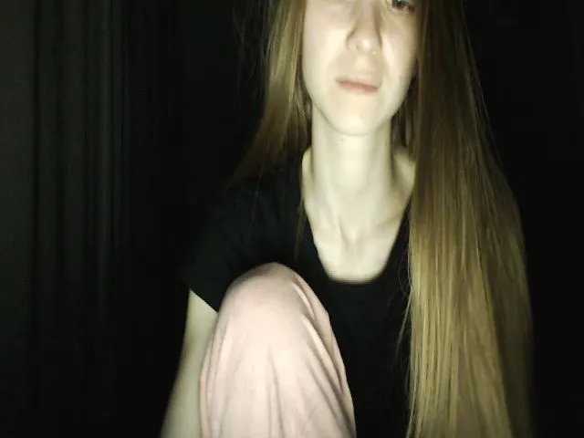 Live sex webcam photo for Emma_Cutie #273648867