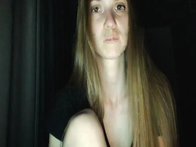 Live sex webcam photo for Emma_Cutie #273733707