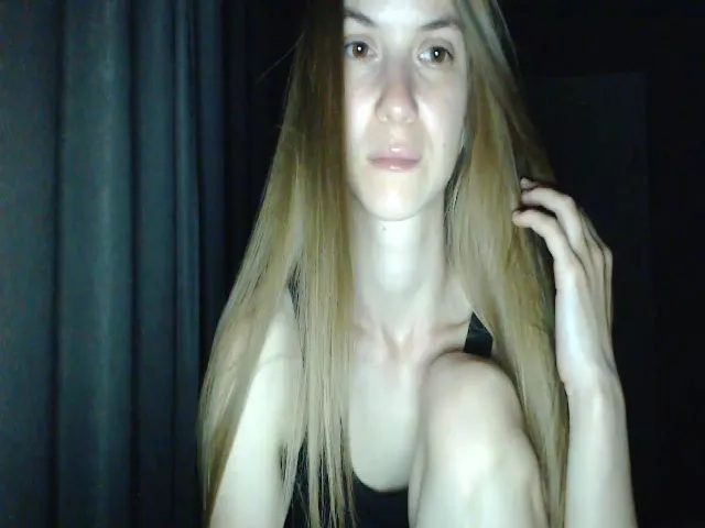 Live sex webcam photo for Emma_Cutie #273963521