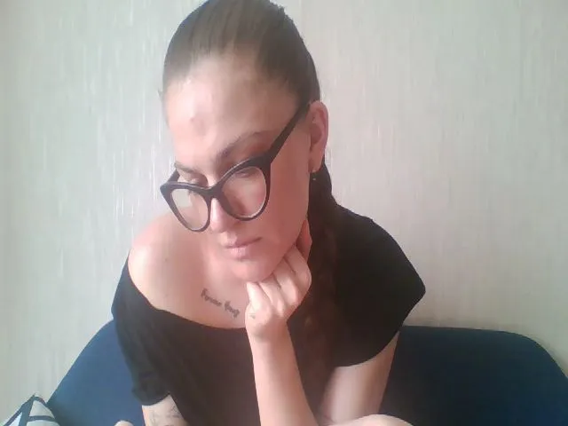 Live sex webcam photo for Emma_Hotie #273501901