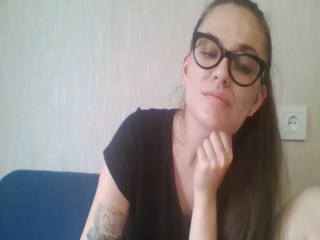 Live sex webcam photo for Emma_Hotie #273539452