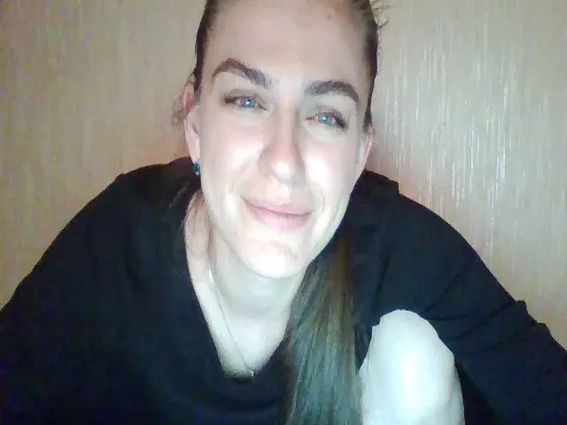 Live sex webcam photo for Emma_Hotie #273554835