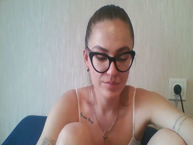 Live sex webcam photo for Emma_Hotie #273922298