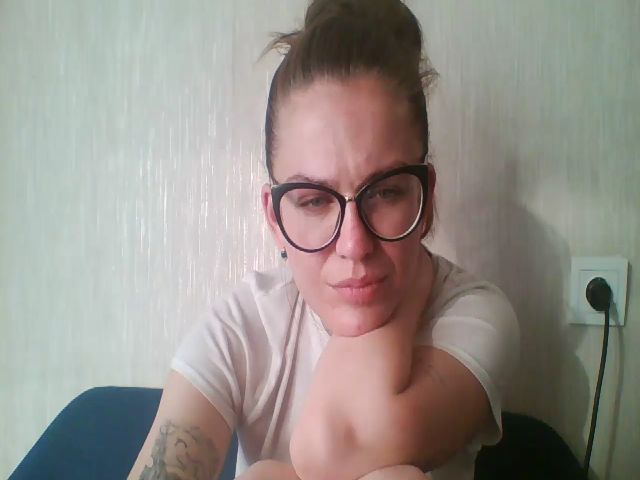 Live sex webcam photo for Emma_Hotie #274021938