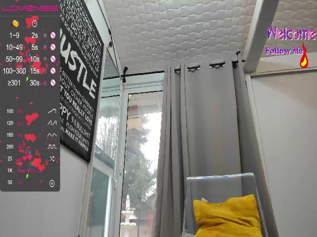 Live sex webcam photo for Emma_d #272574020