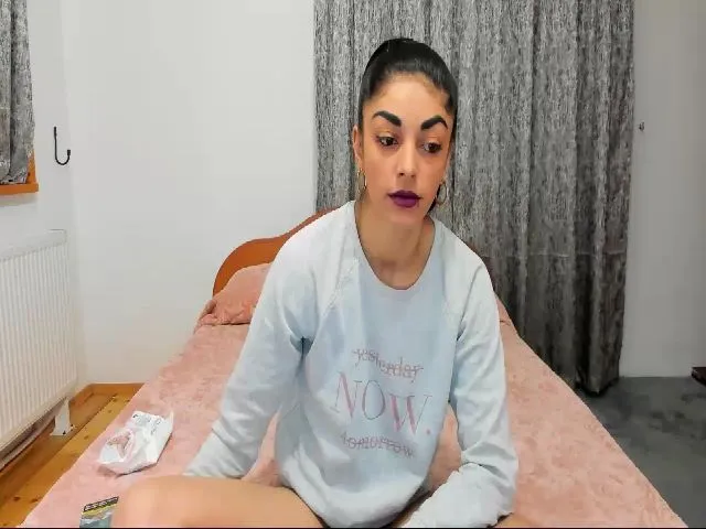 Live sex webcam photo for Emma_squirt4u #272116000