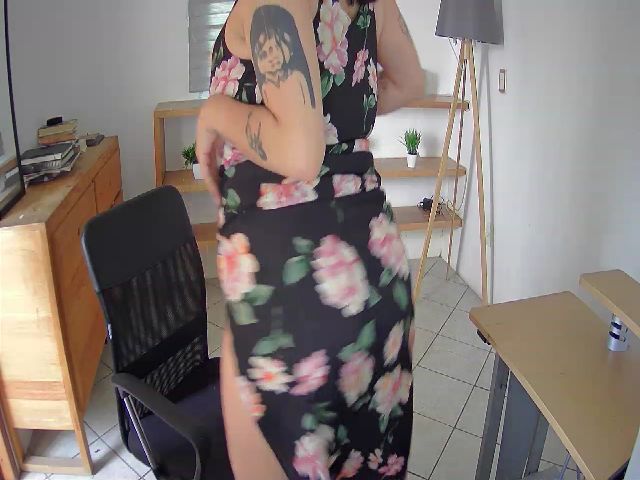 Live sex webcam photo for Emmalovesit #274270769