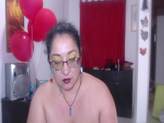 Live sex webcam photo for Emmarocker #272576223