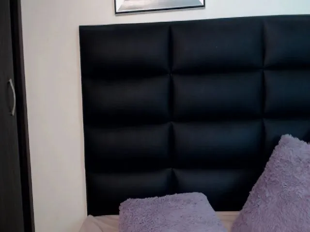 Live sex webcam photo for EmmiMarin #273362119