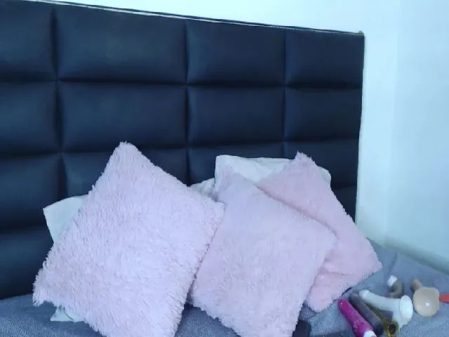 Live sex webcam photo for EmmiMarin #273789251
