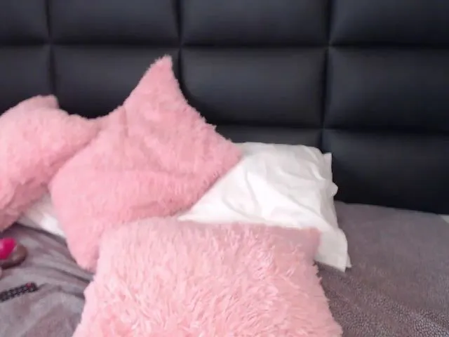 Live sex webcam photo for EmmiMarin #274214023