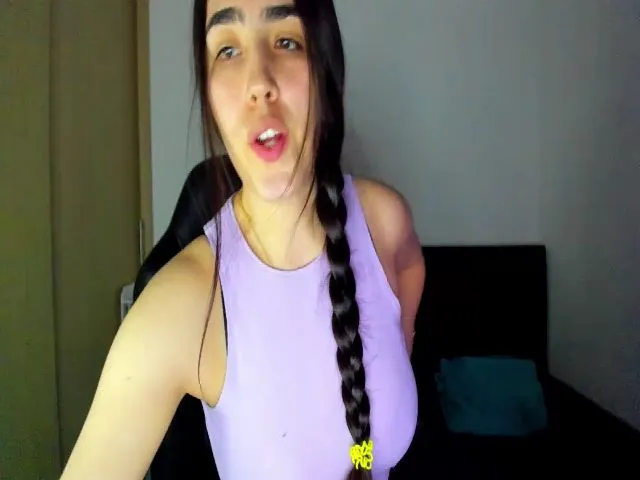 Live sex webcam photo for Emmi_royse #273134757