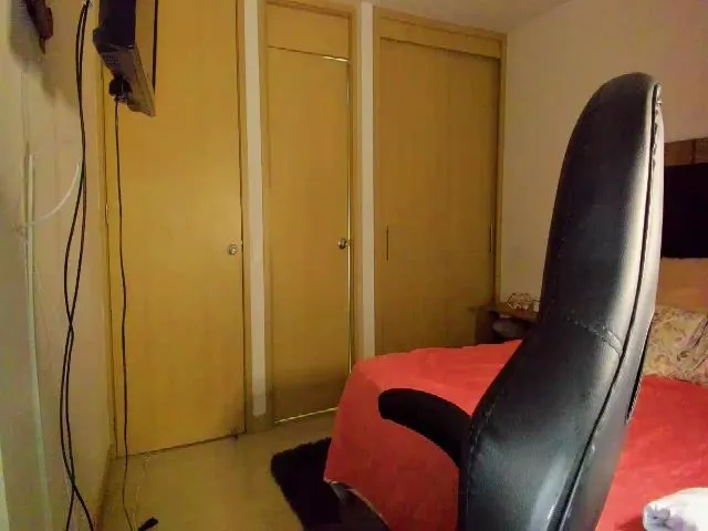 Live sex webcam photo for Emmi_royse #274558710