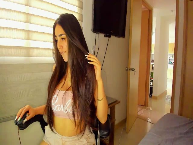 Live sex webcam photo for Emmi_royse #274674981