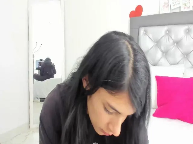 Live sex webcam photo for Emmily_ #272724958
