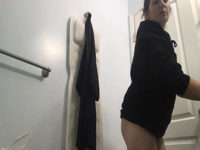 Live sex webcam photo for EmmyLove #271880396