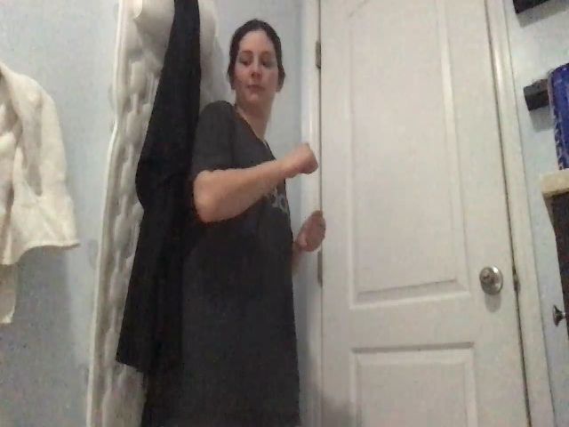 Live sex webcam photo for EmmyLove #272236383