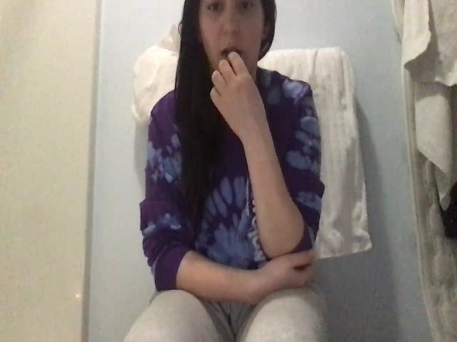 Live sex webcam photo for EmmyLove #272473228