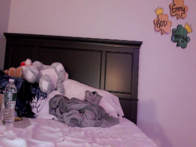 Live sex webcam photo for EmmyLove #272682392