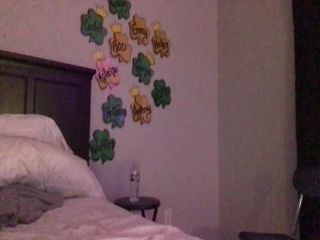 Live sex webcam photo for EmmyLove #272860493