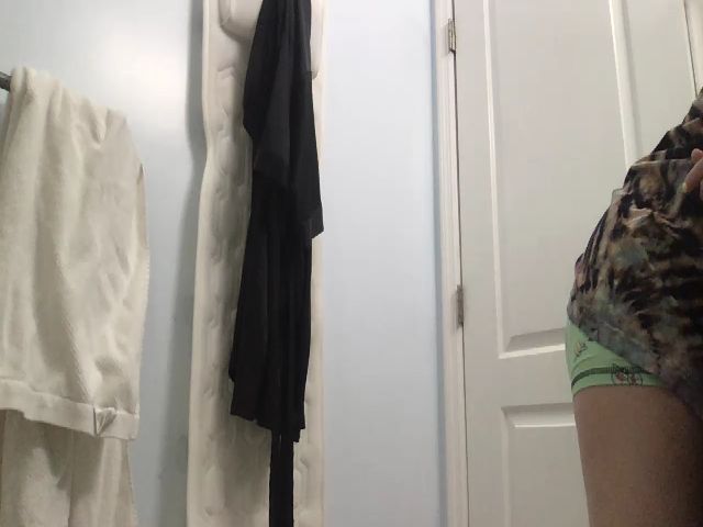 Live sex webcam photo for EmmyLove #273124259