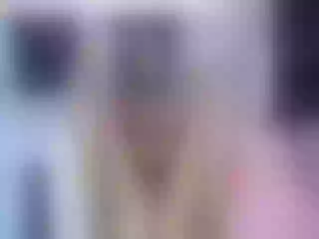 Live sex webcam photo for EmmySweett #271916163