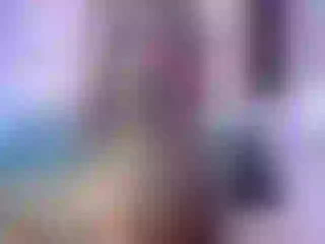 Live sex webcam photo for EmmySweett #272104436