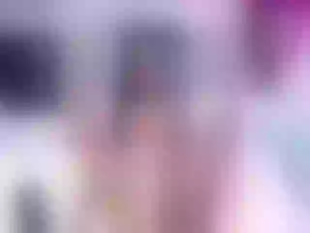 Live sex webcam photo for EmmySweett #272495386