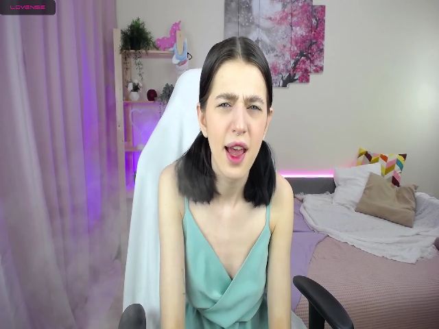 Live sex webcam photo for Emmy_Karrey #273444648