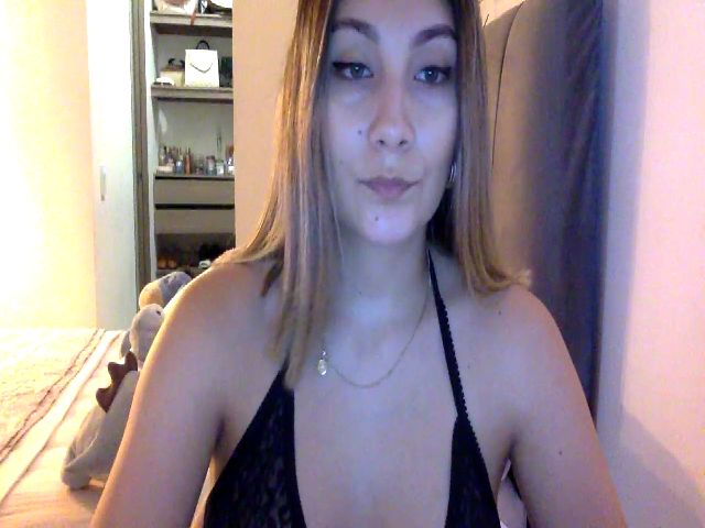 Live sex webcam photo for Emyconner #274047917