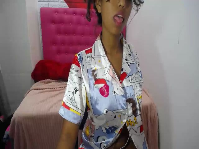 Live sex webcam photo for Engelbigtits #273080779