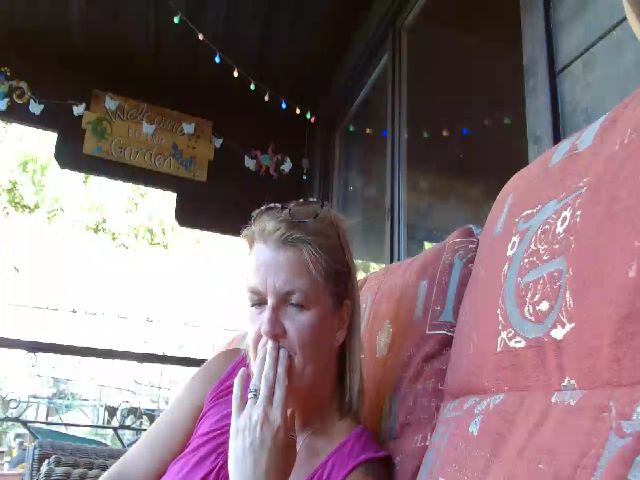 Live sex webcam photo for EnglishAnne #274310547